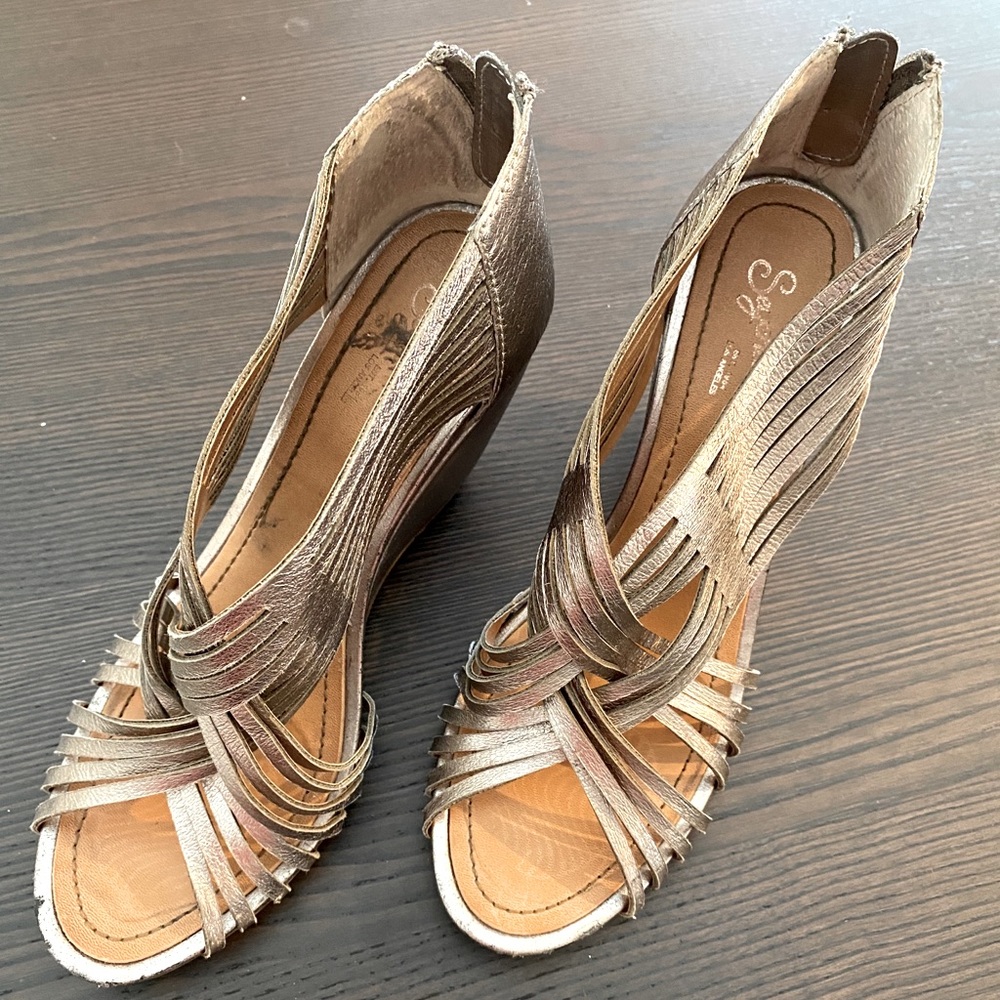 Strappy gold shimmer wedge